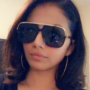 Meet your Posher, Christina